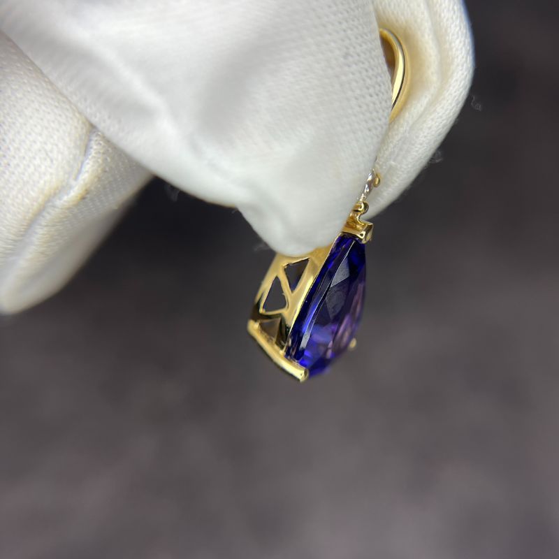 Classic Pear-Shaped Tanzanite & Diamond Necklace