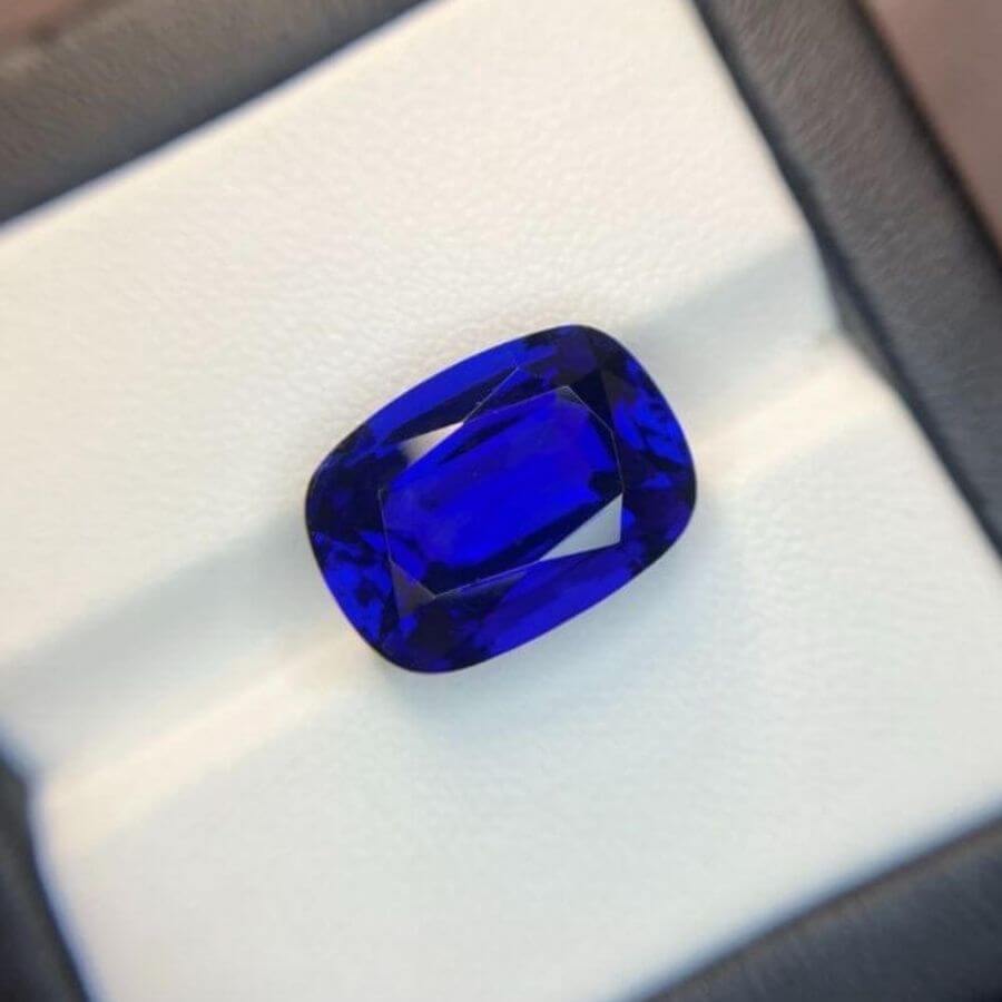 15.36 Carat Cushion Cut Tanzanite Gemstone
