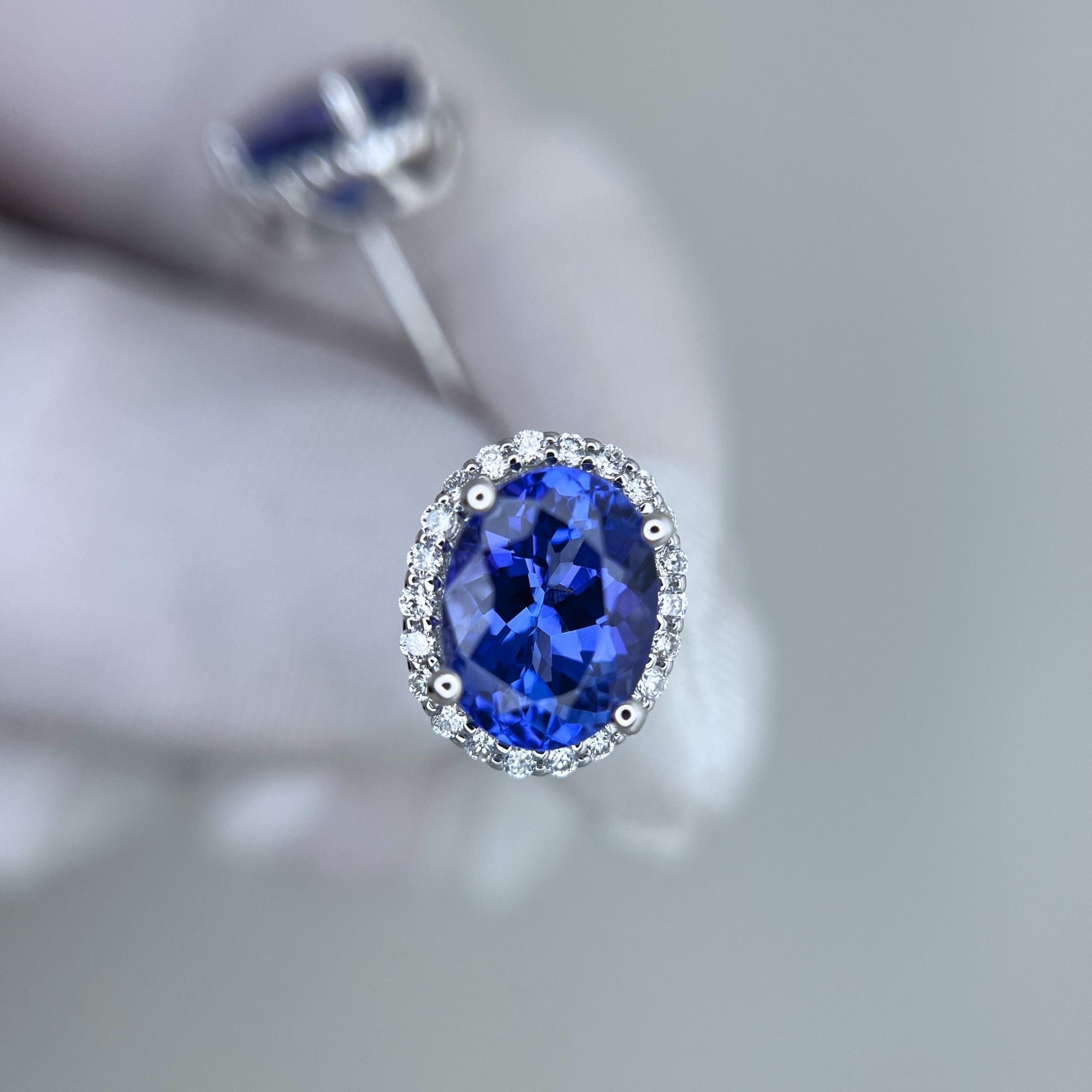 4.01 Ct Tanzanite Earrings