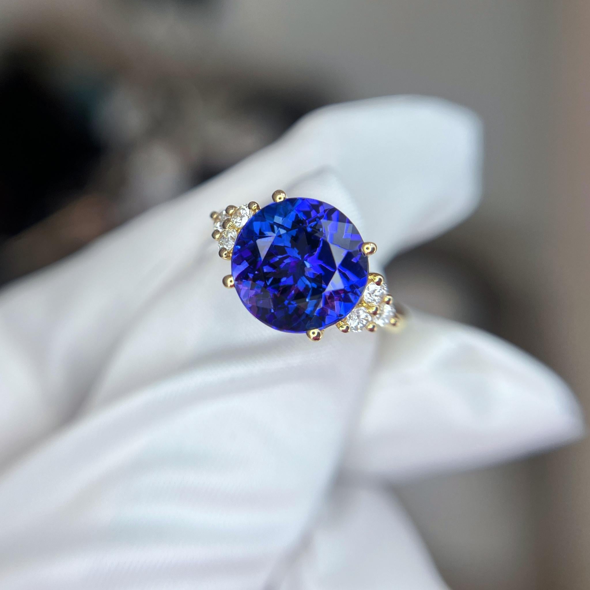 Round Solitaire Tanzanite Diamond Ring - 4.94 Cts -18K Yellow Gold