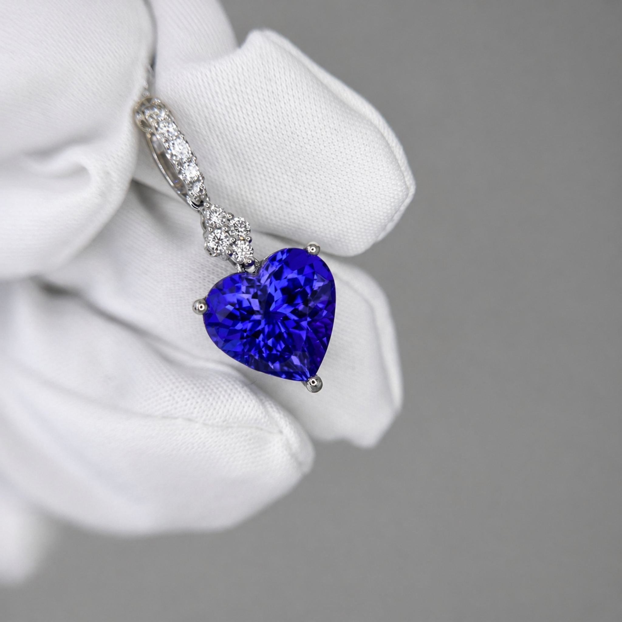 5.00 Carat Heart Shaped Tanzanite Pendant