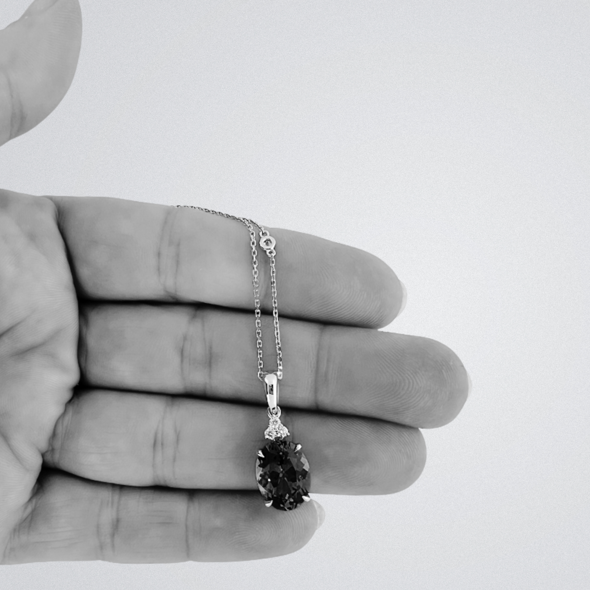 Oval Tanzanite & Diamond Pendant - VB6/6 - Yellow Gold