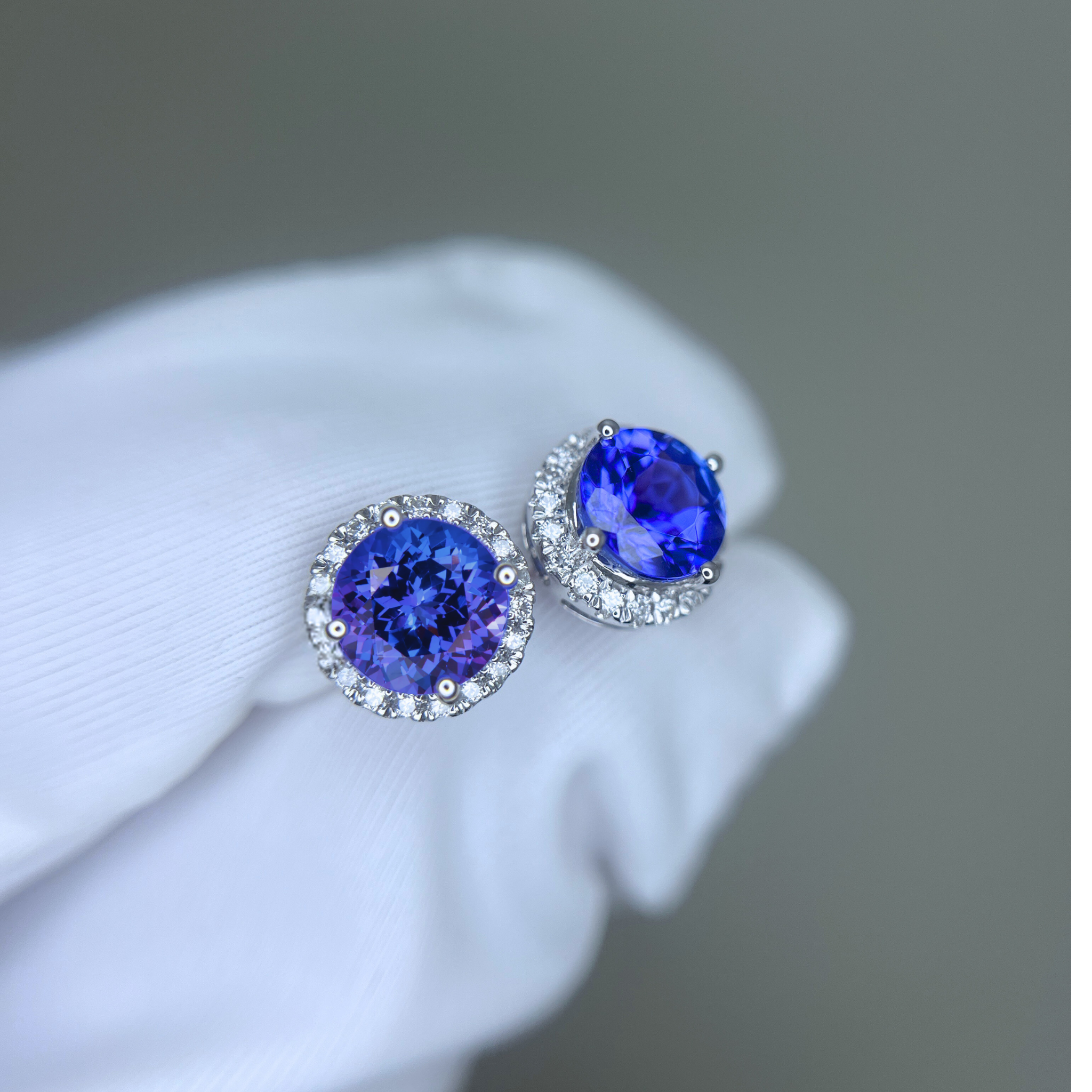 "Soleste Style" 2.63 Ct Tanzanite & Diamond Stud Earrings