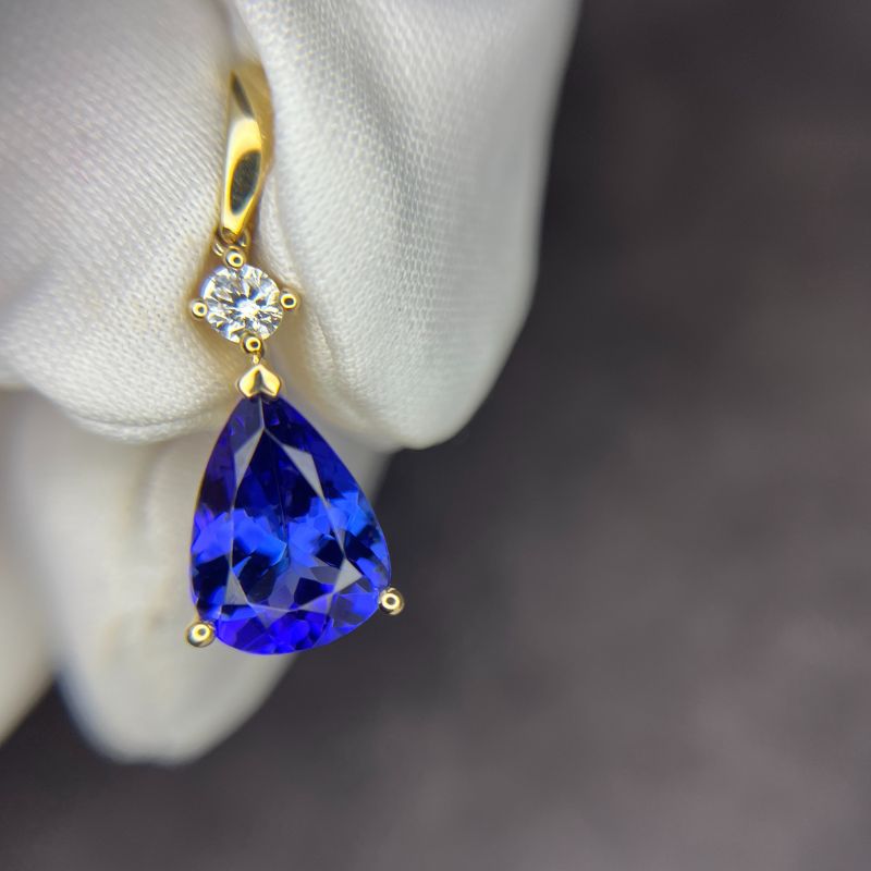 Classic Pear-Shaped Tanzanite & Diamond Necklace