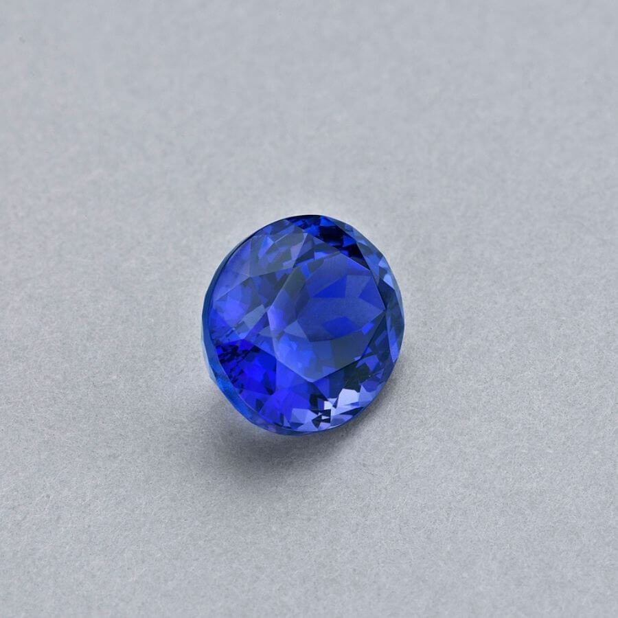7.10 Carat Oval Cut Tanzanite Gemstone