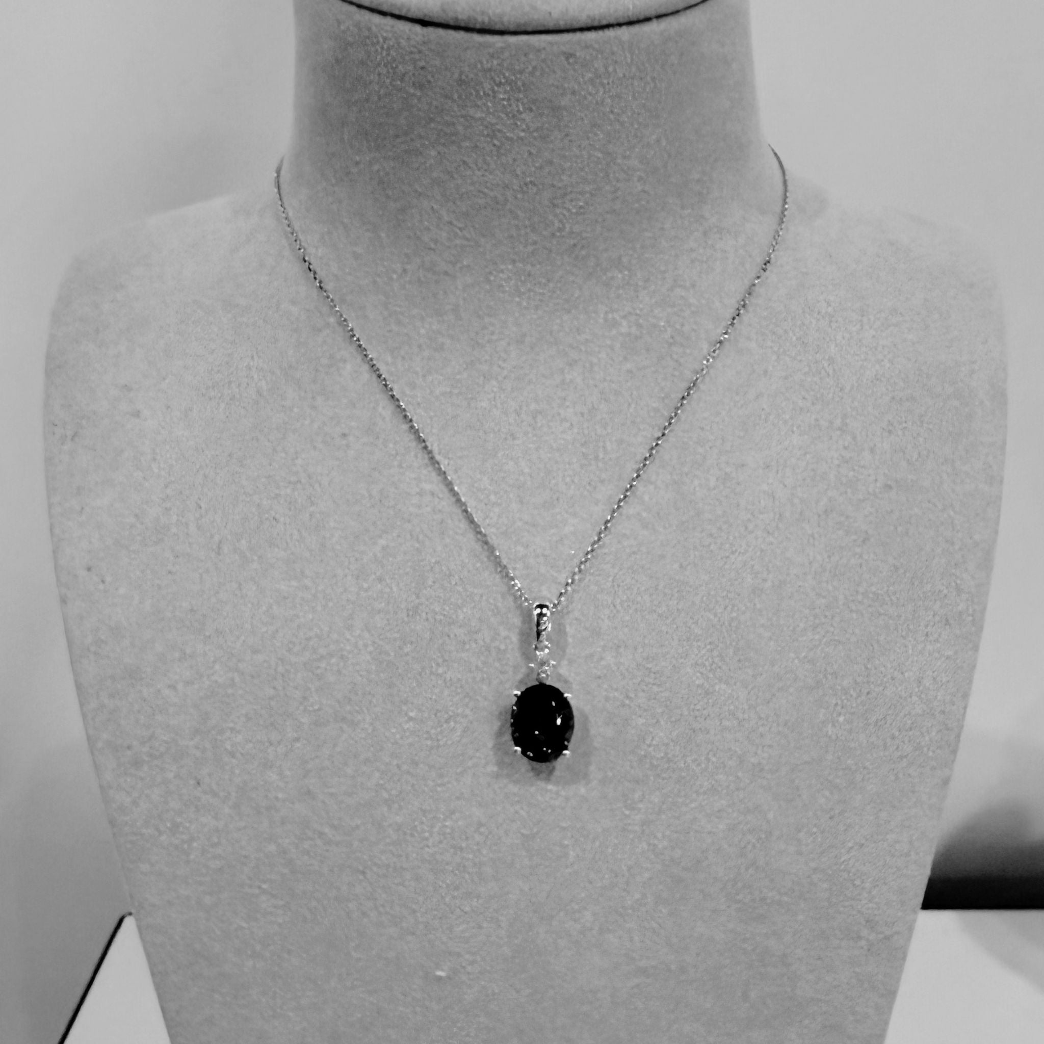 3.22 Ct Deep Blue Oval Tanzanite Necklace