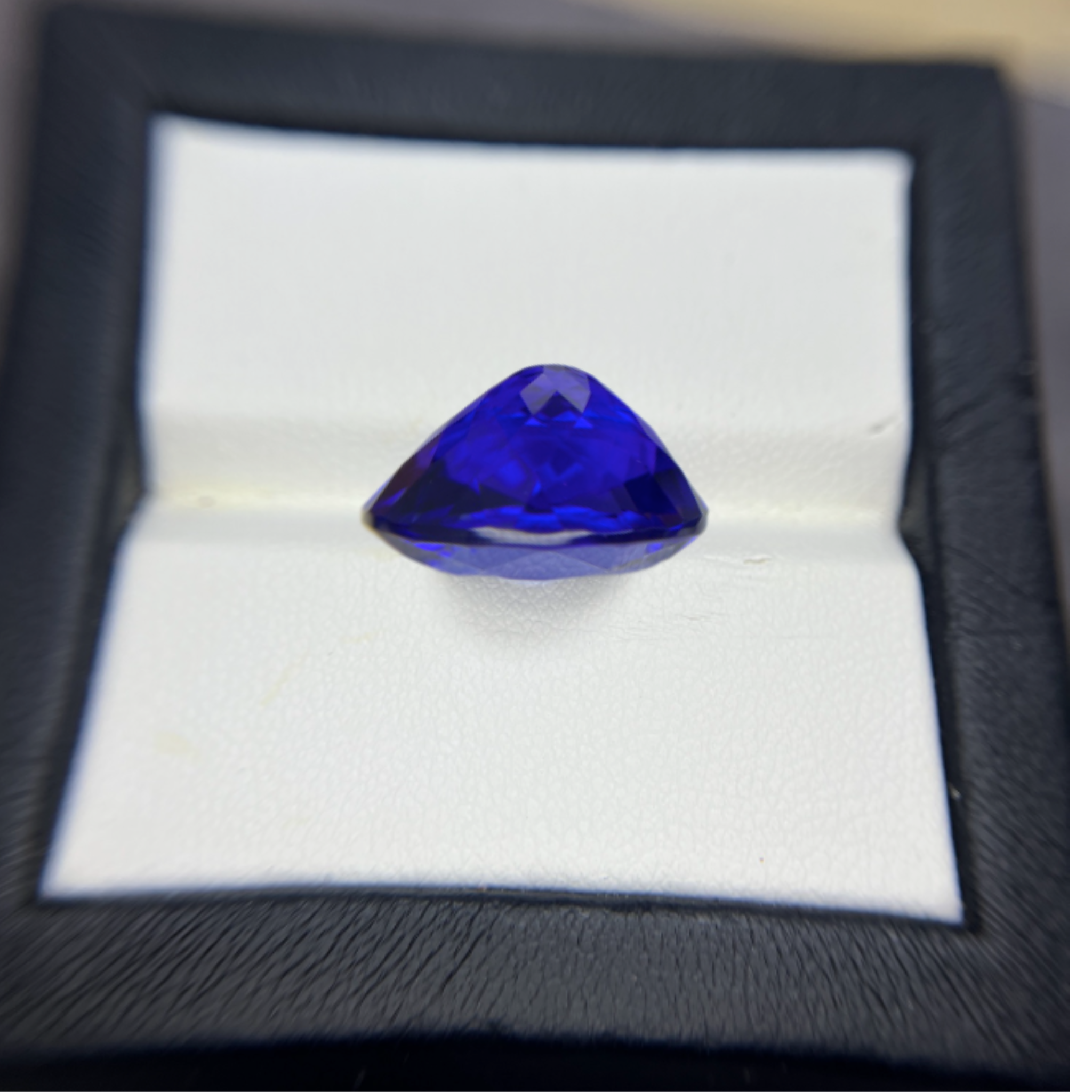 16.98 Carat Oval Tanzanite Gemstone Investment Grade  - Amazing !