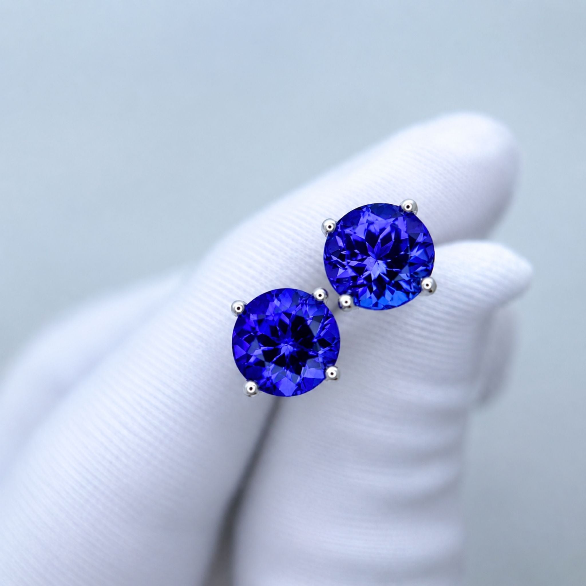 Exceptional 4.20 Carat Tanzanite Stud Earrings in 18K White Gold