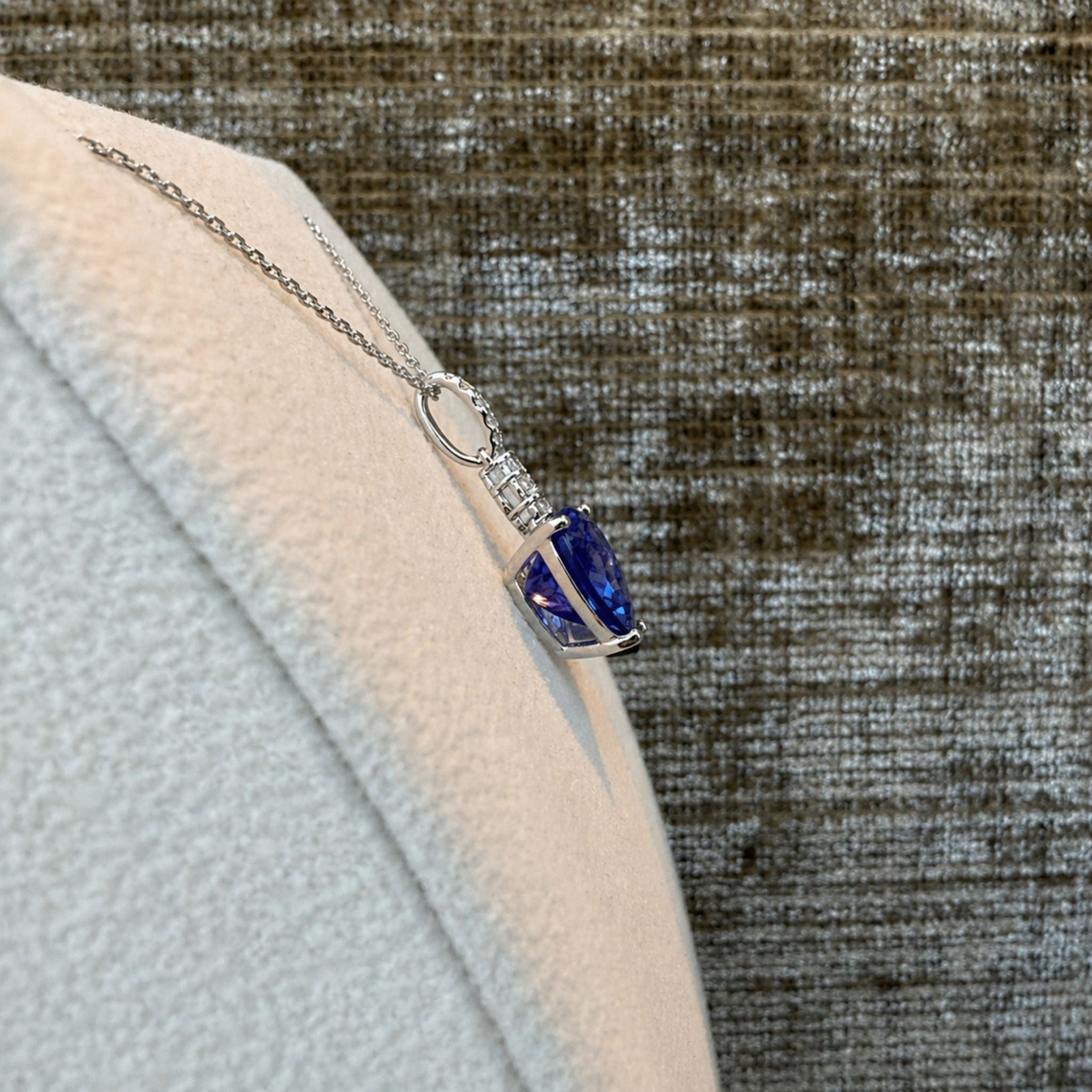 5.00 Carat Heart Shaped Tanzanite Pendant