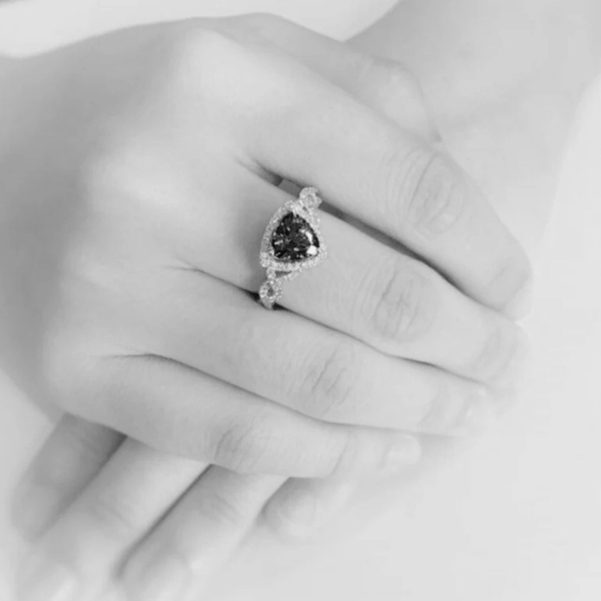 1.00 Ct Trillion Cut Tanzanite Twist Ring