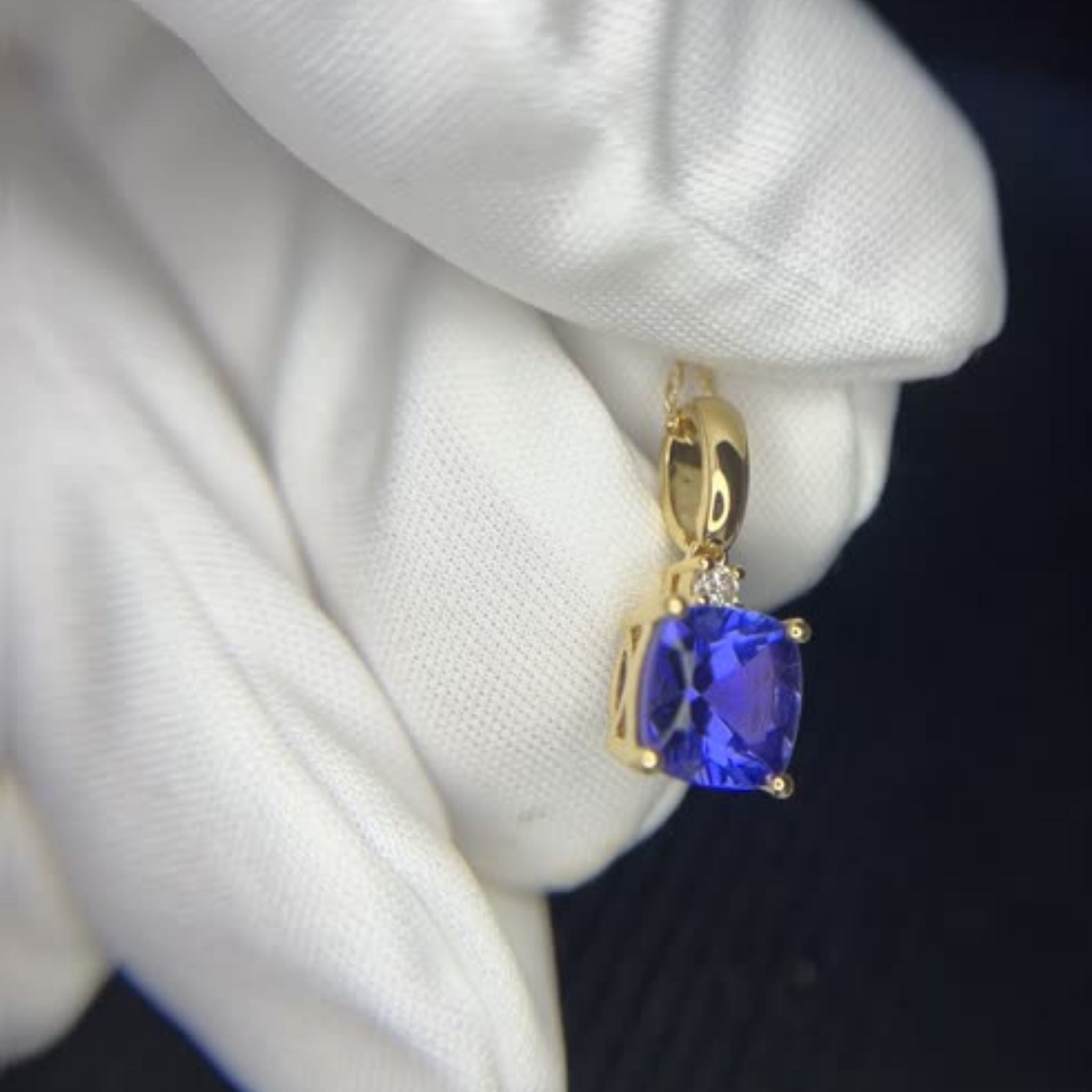 Cushion Cut Tanzanite Pendant