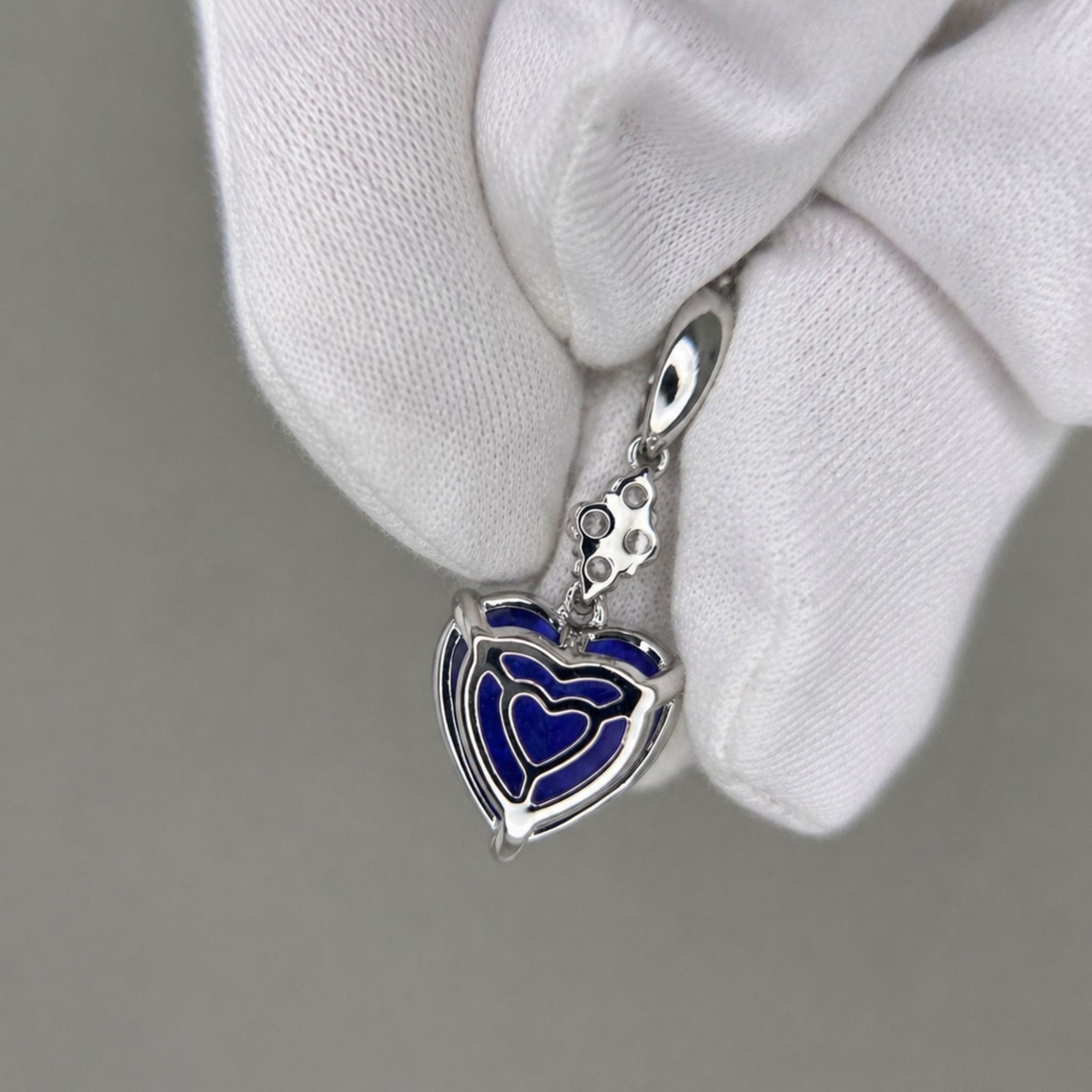 5.00 Carat Heart Shaped Tanzanite Pendant